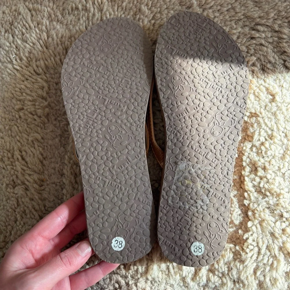 KuaiLu Tan Flip Flop Sandals Size‎ 38